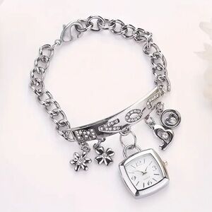 Women's Bracelet Watch LOVE Alphabet Alloy Quartz Watch